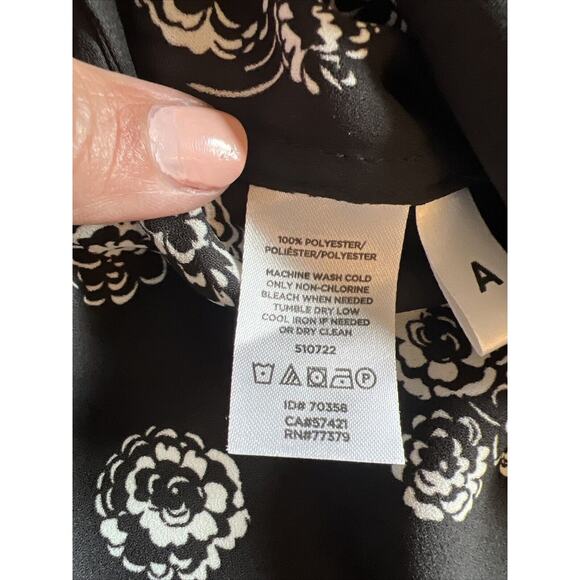 Ann Taylor Size XS Black Floral V Neck Silky 100% Polyester Long Sleeve blouse - Picture 6 of 11